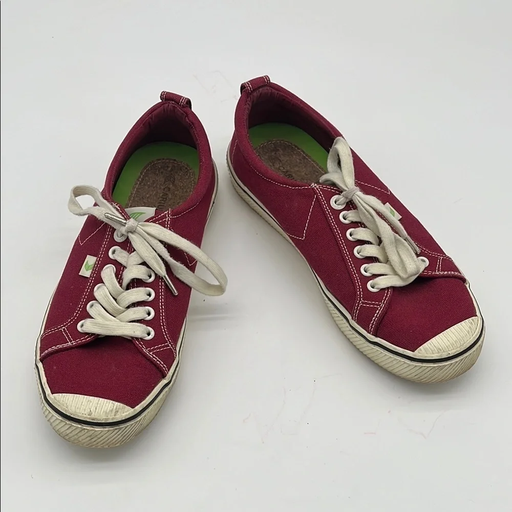 Cariuma OCA Low Red Canvas Lace Up Sneakers Women's Size 8.5 BLEMISH